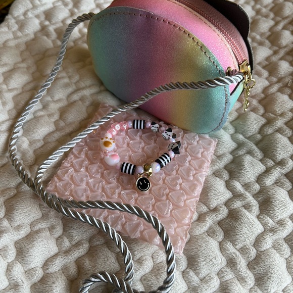Adorable Little Girls Purse with a little bracelet - Picture 3 of 7